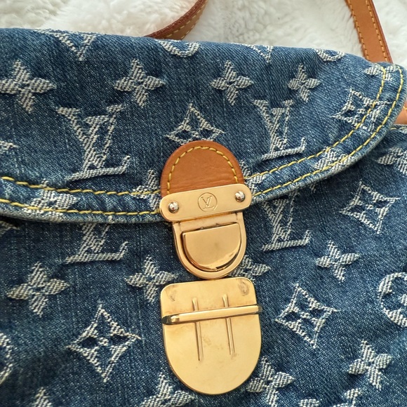 Louis Vuitton Denim Mini Pleaty - Picture 12 of 16
